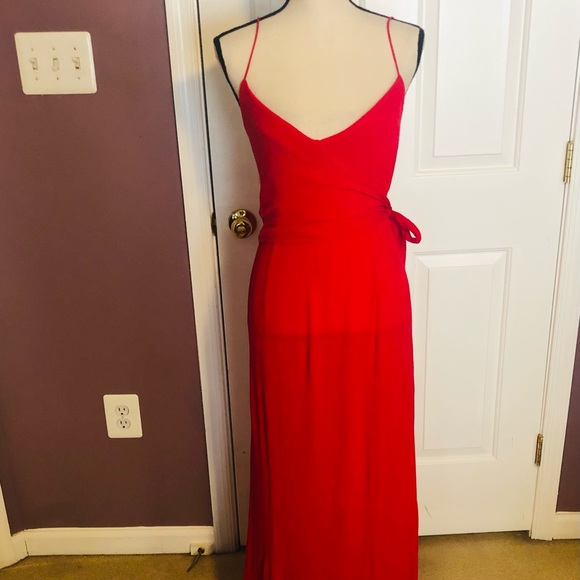 Red V-neck wrap tie front maxi dress. - Picture 4 of 6